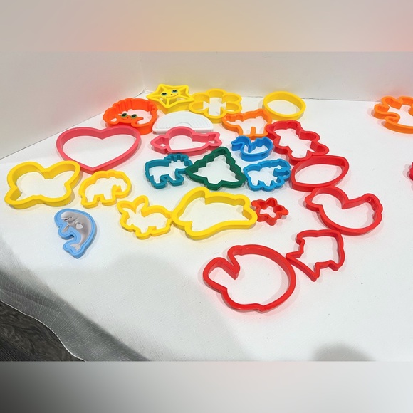 82 Plastic Cookie Cutters Shapes, Alphabet, Numbers, Animals, Dinos, Transport - Picture 2 of 6